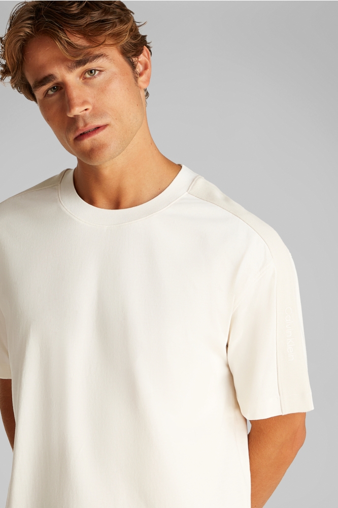 LOGO TAPE TEE J30J327237 TOFU